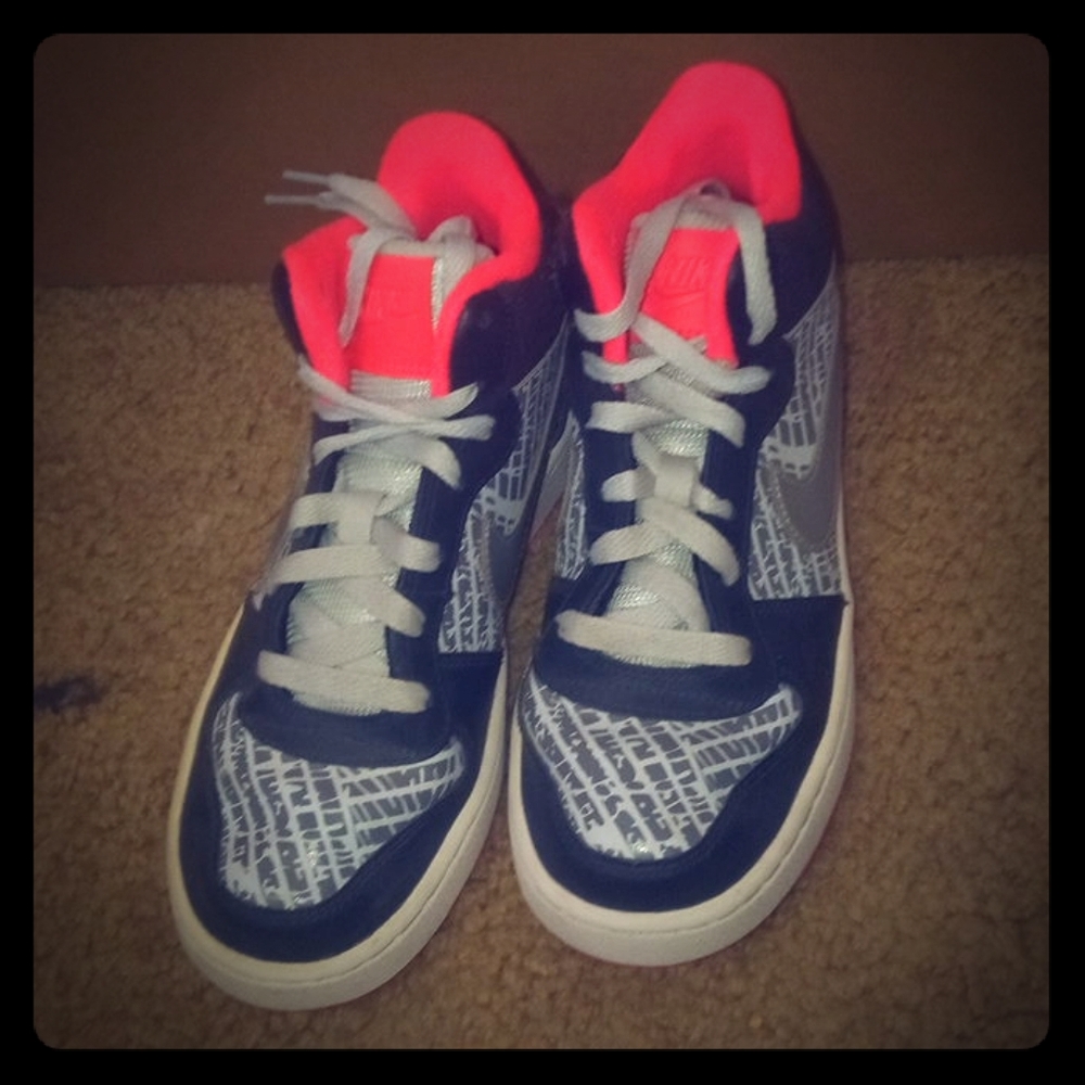 Nike court borough mid print